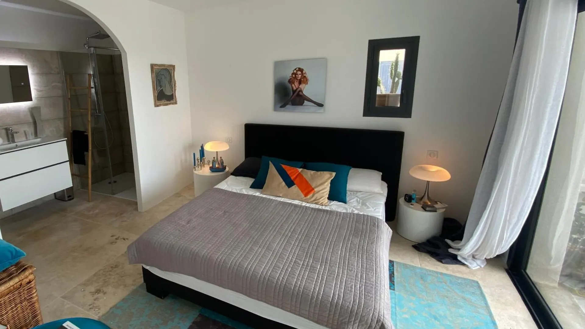Sur Le Port Des Saintes Apartment