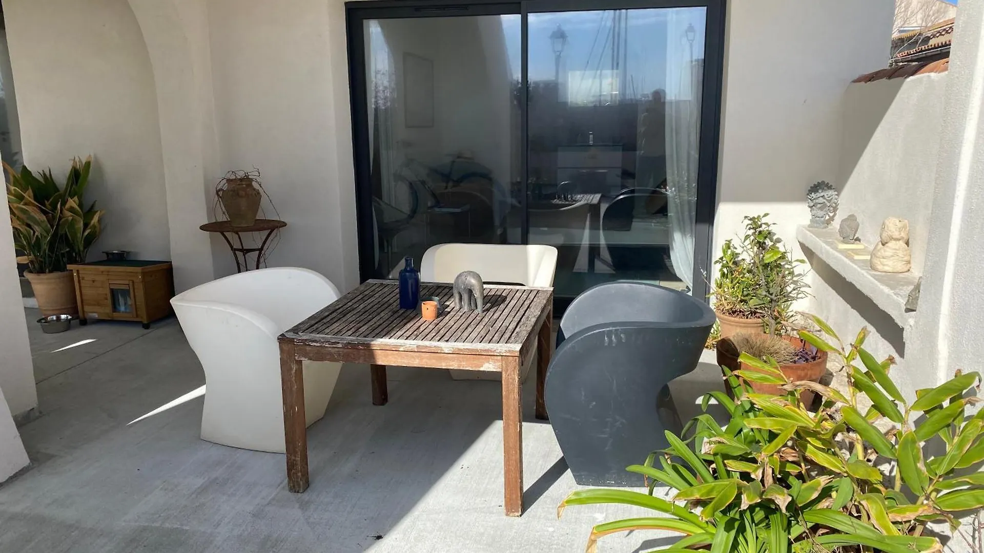 Sur Le Port Des Saintes Apartment