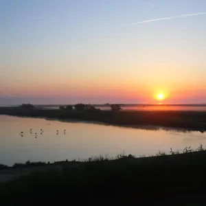  Frühstückspension Les Flamants, Avec Vue Imprenable Sur Les Etangs, Les Oiseaux, Les Flamants Petit Dejeuner Compris