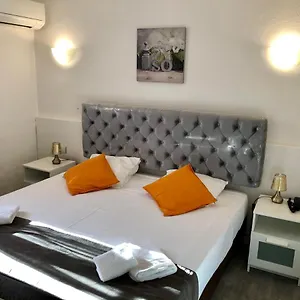 2* Hotel Le Castelet